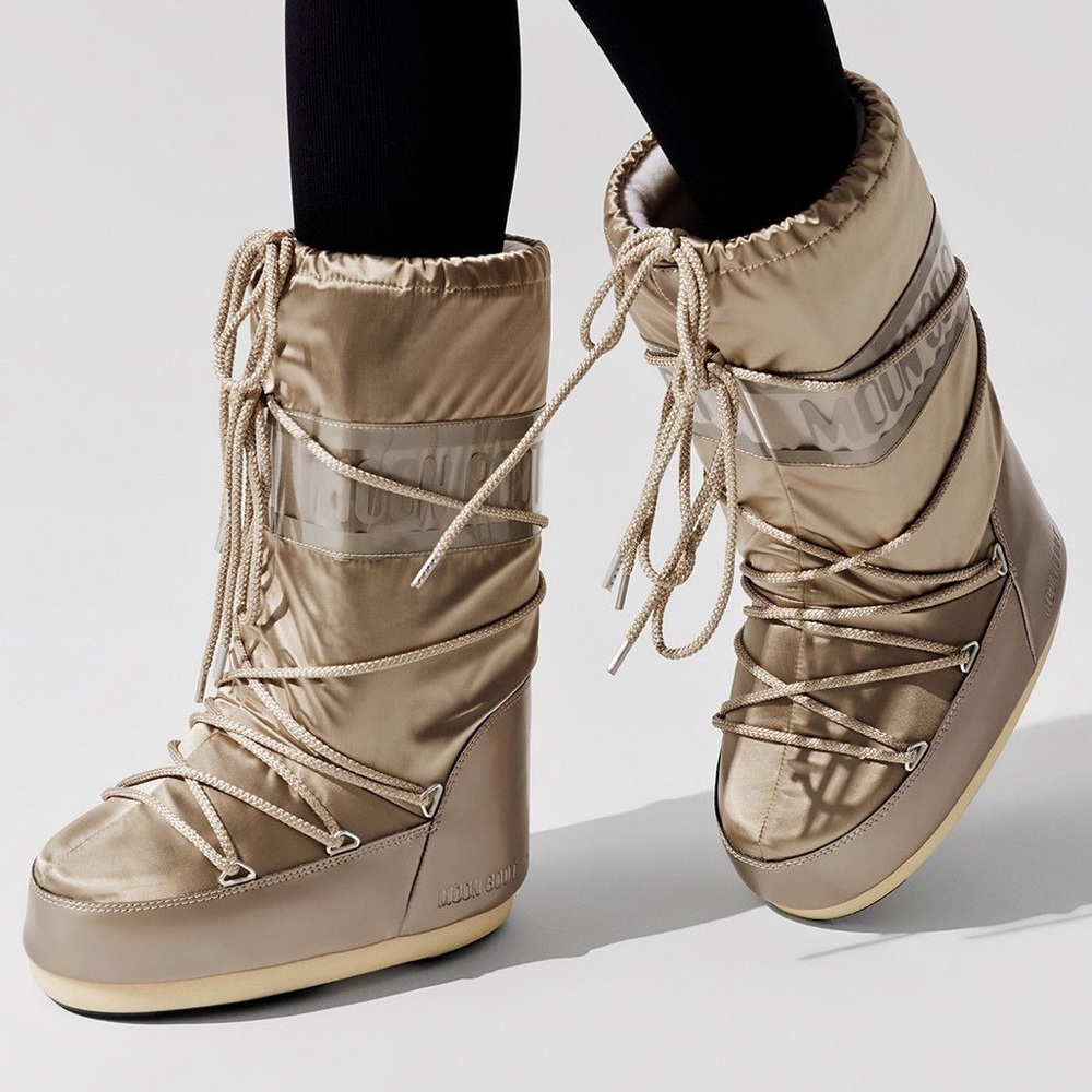 Moon Boot Glance